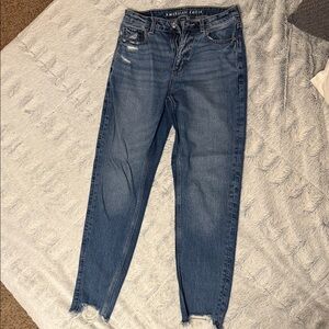 American Eagle strigid mom jean size 4